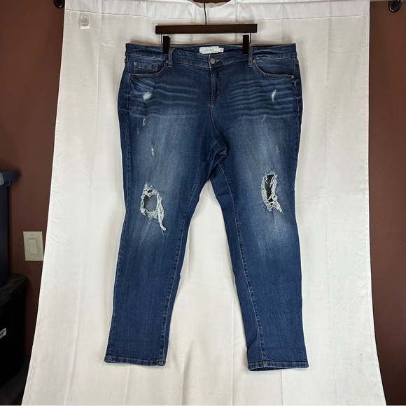 TORRID Women’s Size 22 Denim Jeans Boyfriend Style Fit Stretch Distressed - Picture 2 of 14